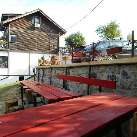 Къща за гости адиарт 3*