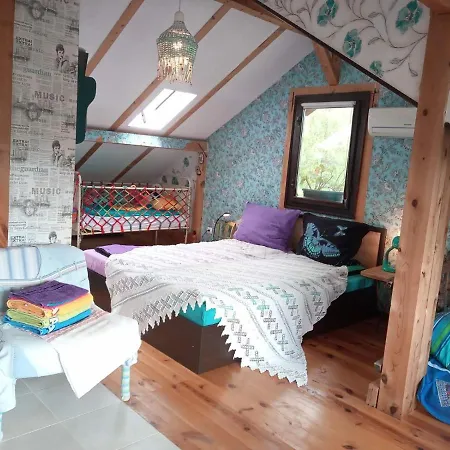 адиарт Къща за гости